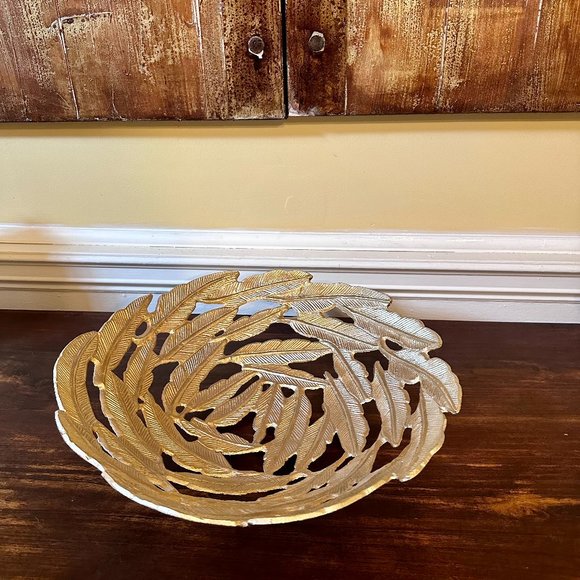 Gorgeous Gold Metal Feather Motif Centerpiece-Bowl - Picture 4 of 16
